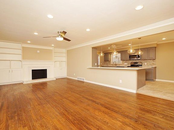 4th image of 461 Blackburn Ave