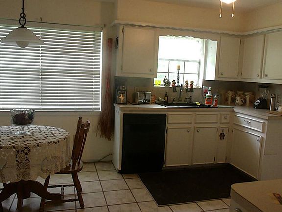 4th image of 1212 Yaupon Cove Dr