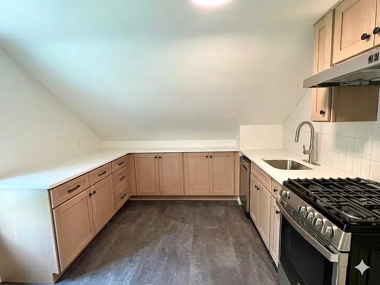 522 Stafford Ave #2 — Photo 2