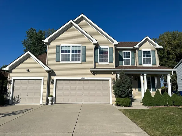 1233 Clifton Dr, Minooka, IL 60447