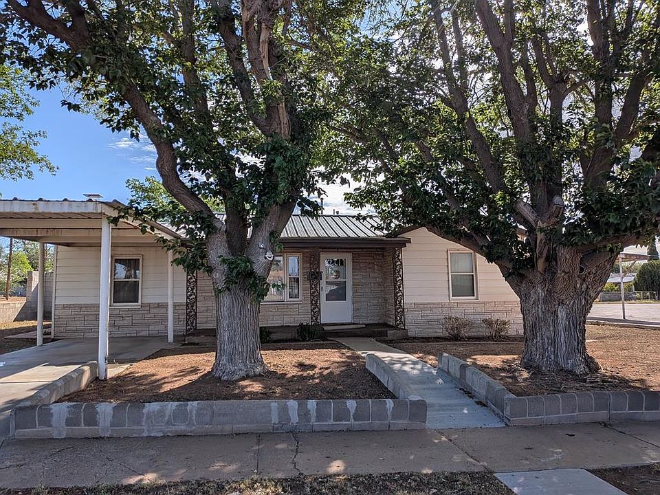 1st image of 910 NE 4th Pl