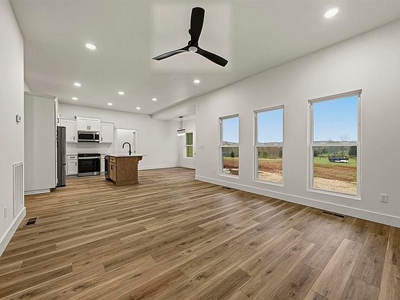 3rd image of 1152 Mount Olivet Rd