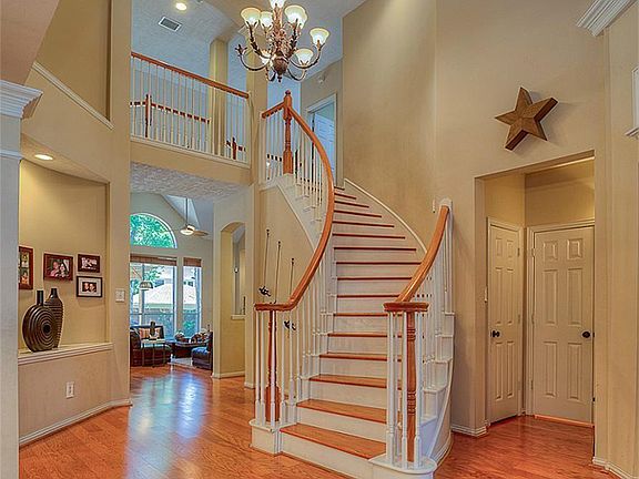 3rd image of 22 Villa Canyon Pl