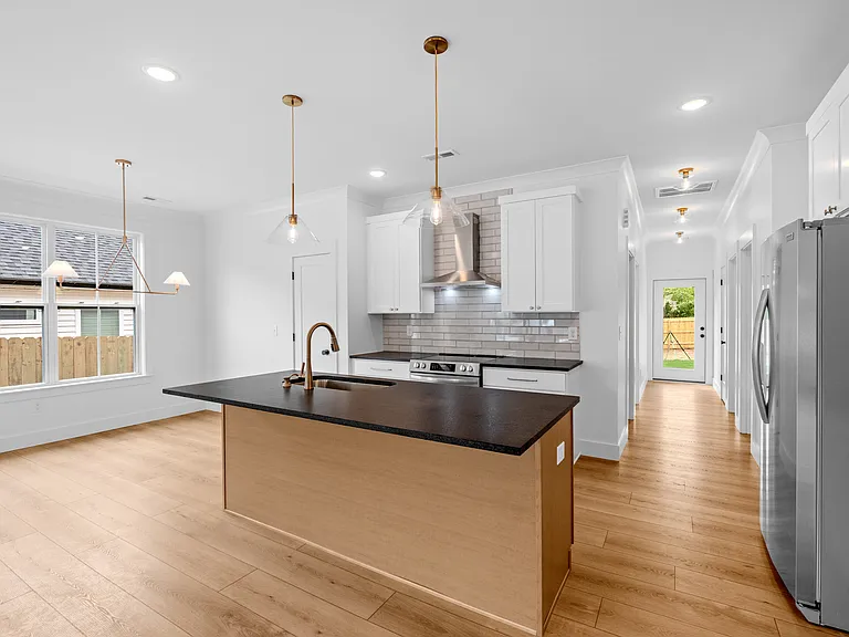 290 Morgan St — Photo 13