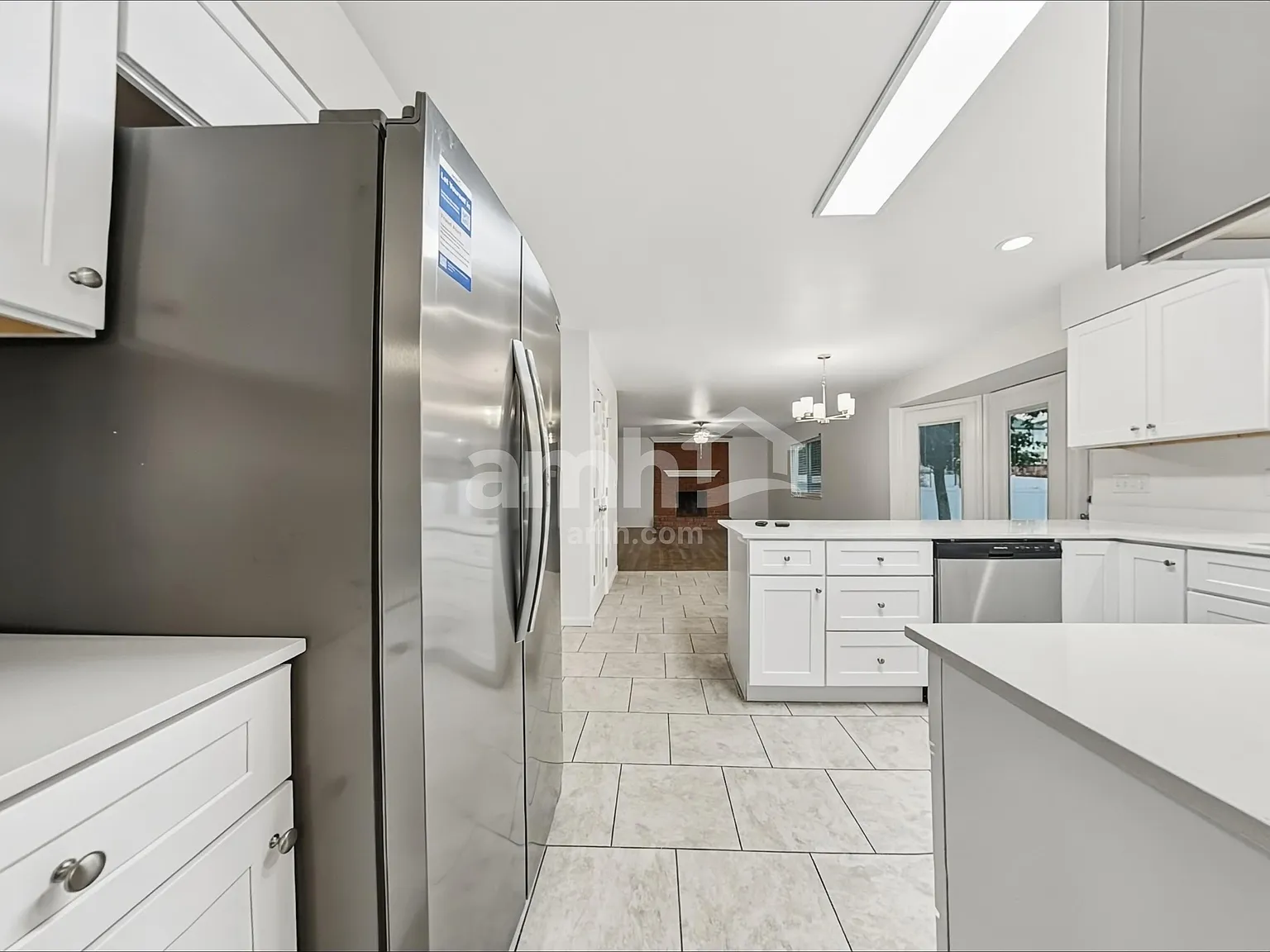 4 bed, 2.5 bath, 2100 sqft, $2,755 — Photo 4
