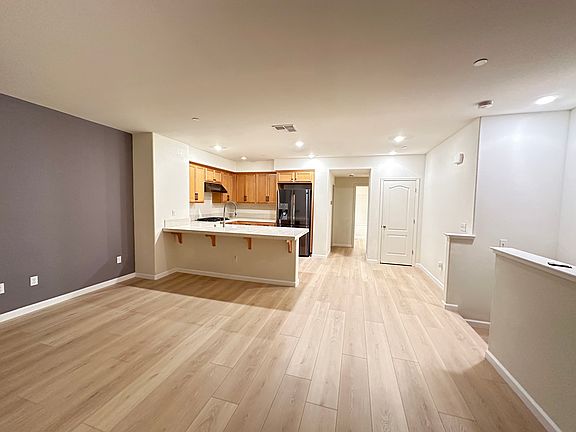 4th image of 1020 Bellante Ln
