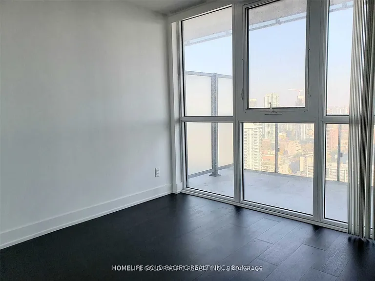 7 Grenville St #3406 — Photo 12