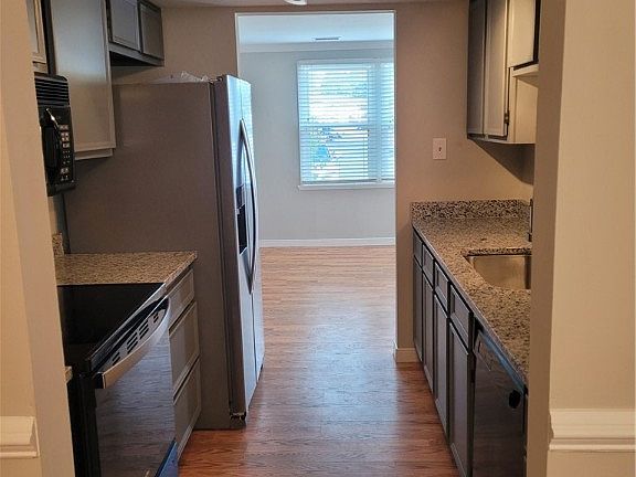 5th image of 9719 Greenmeadow Cir