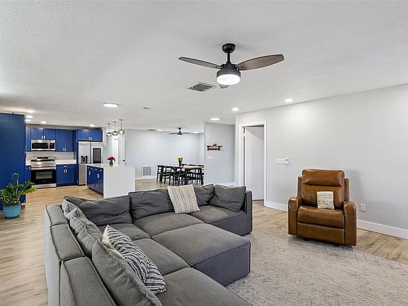 4th image of 549 Iris St