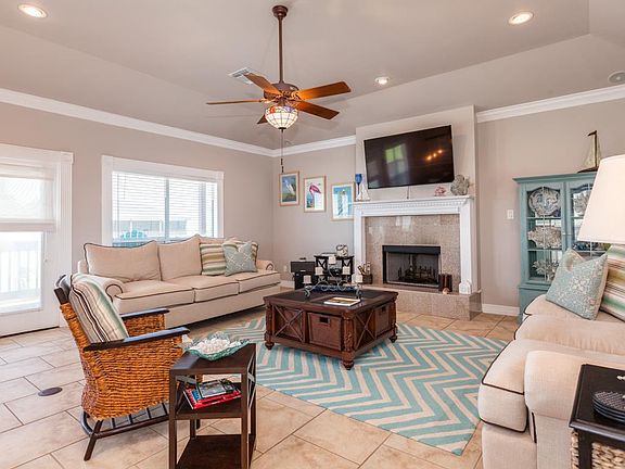 4th image of 22302 Vista Del Mar