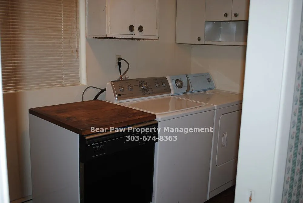3 bed, 1.0 bath, 2000 sqft, $2,440 — Photo 4