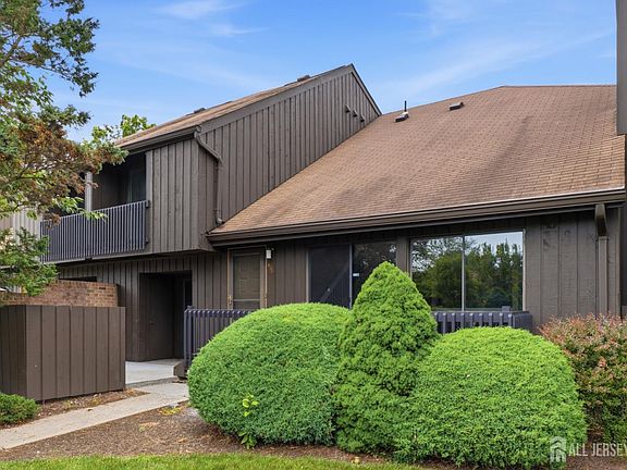 2nd image of 438 Westgate Dr