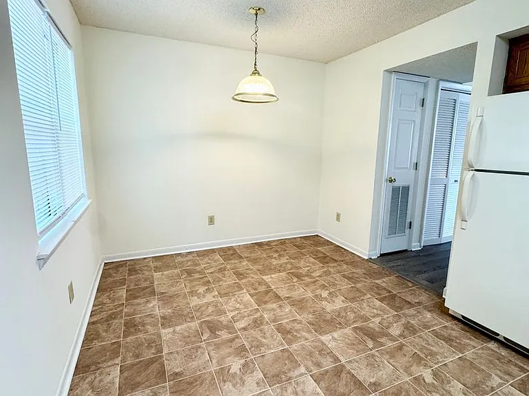 1100 Pine St #B — Photo 11