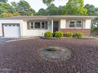 23 Burlington Ct, Toms River, NJ 08757