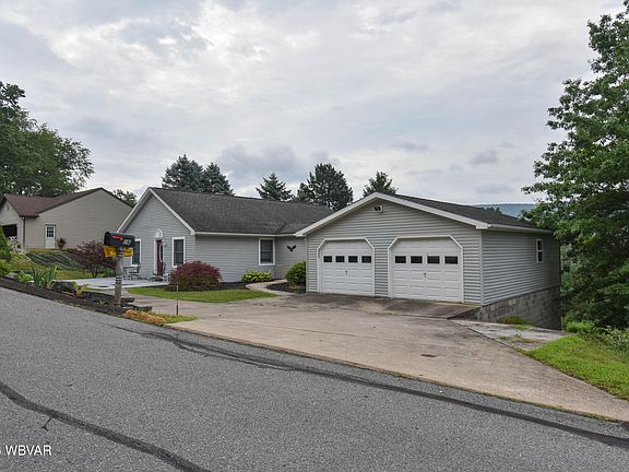 2nd image of 26 Parkwood Dr