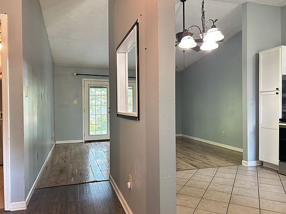 2nd image of 457 Channing Way