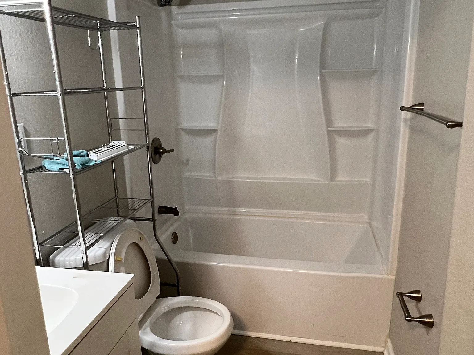 3 bed, 1415 sqft, $750 — Photo 4