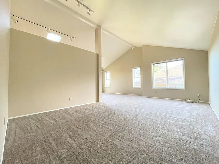201 E Mountain View Dr — Photo 12