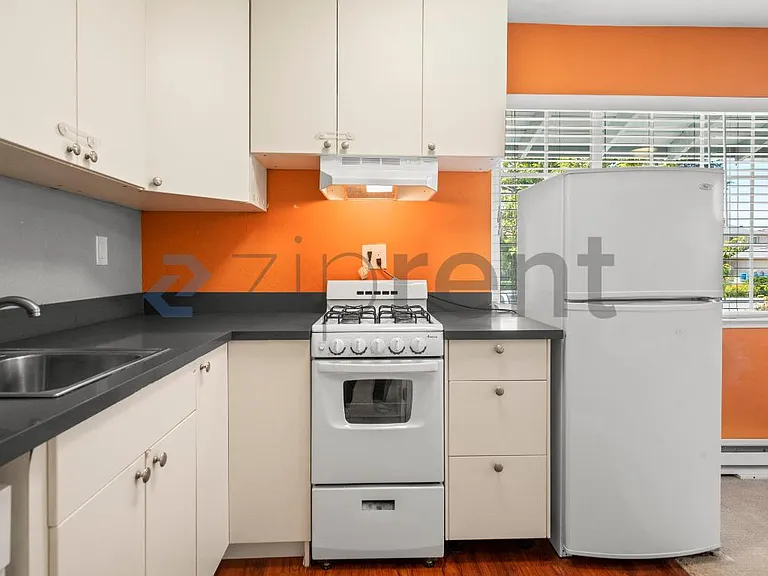878 Quintinia Dr — Photo 13