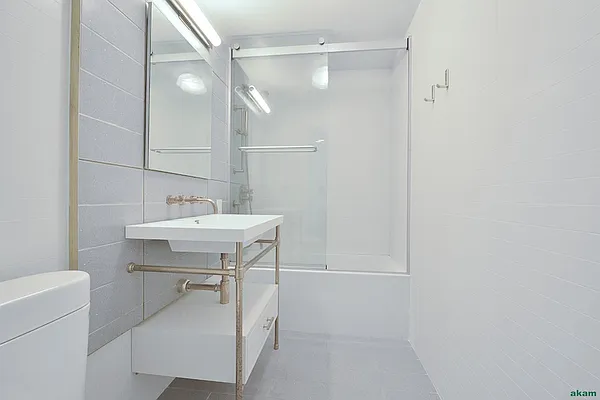 Rented by Akam Sales and Brokerage | media 16