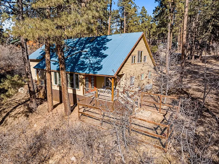 700 Blue Ridge Dr — Photo 1