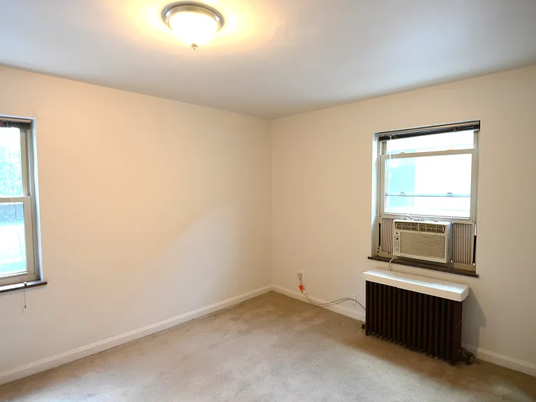 2541 Williams Ave #1 — Photo 6