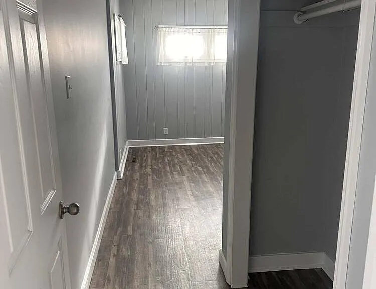 1687 Avenue A — Photo 5