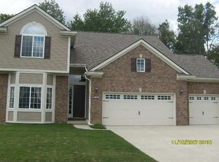 4034 Grand Oaks Trl, Burton, MI 48519