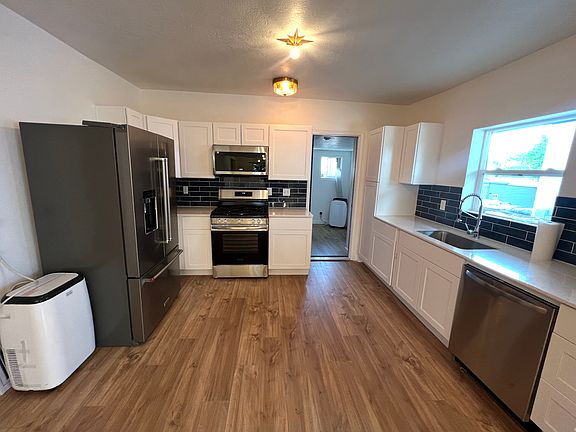 3rd image of 545 23rd St