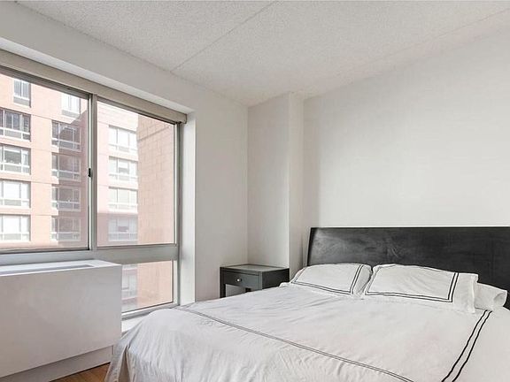 3rd image of 555 W 23rd St #5PS