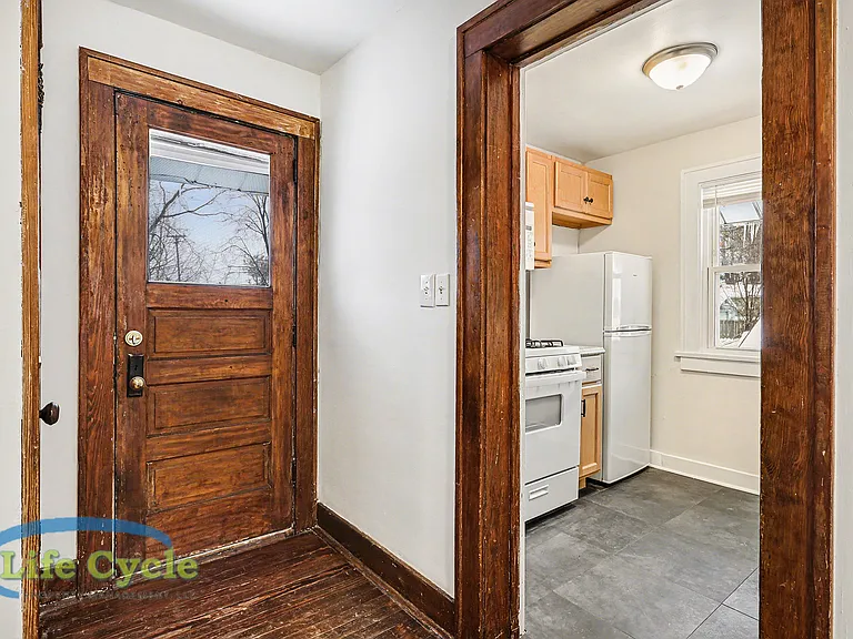 507 Eastern Ave NE #2 — Photo 3