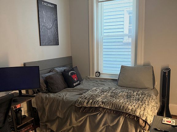 4th image of 2912 Vaughn St #1