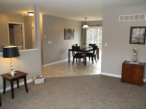 5th image of 217 Grand Central Dr