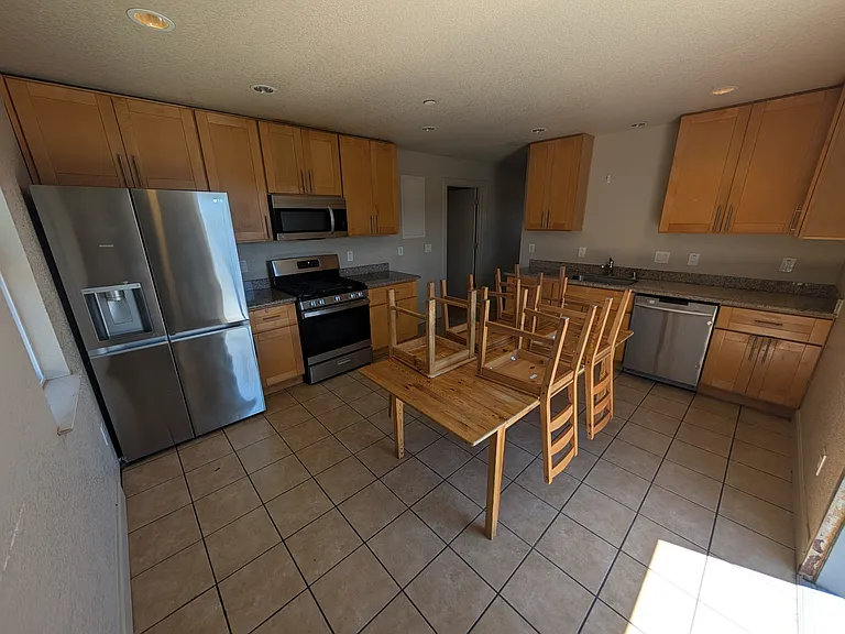 2504 Dana St — Photo 16