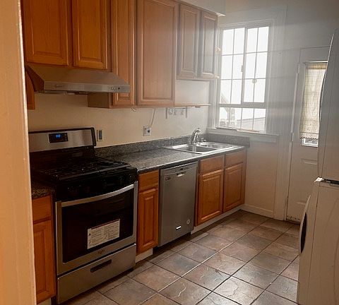 5th image of 6102 California St