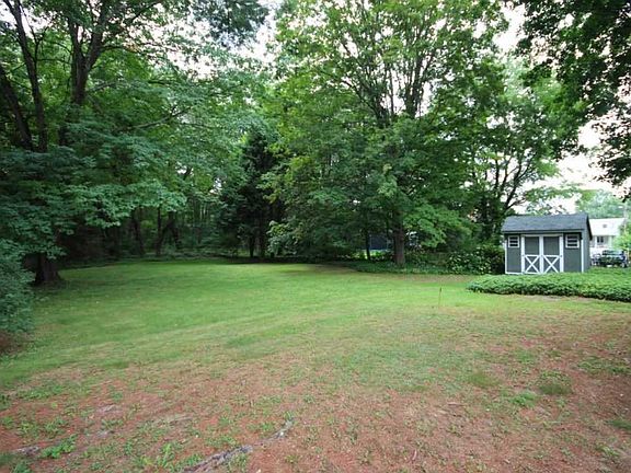 5th image of 38 Morris Dr