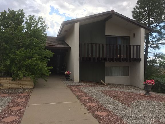 3rd image of 1112 Country Club Dr