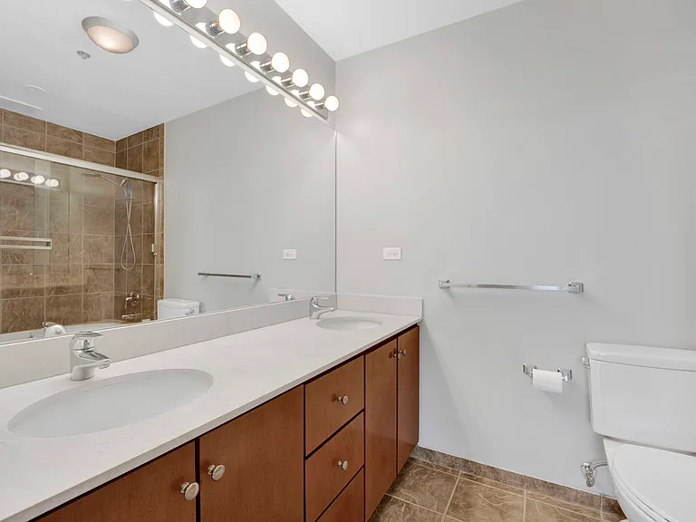 630 N Franklin St #1019 — Photo 21