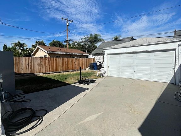3rd image of 5111 Waverly Dr