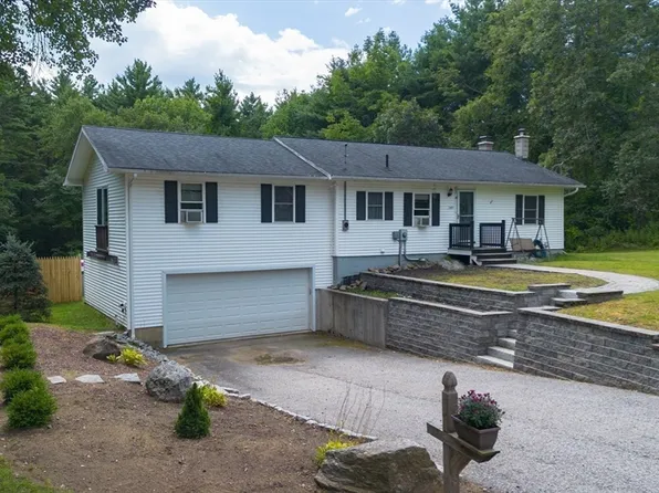 149 Berry Corner Rd, Charlton, MA 01507