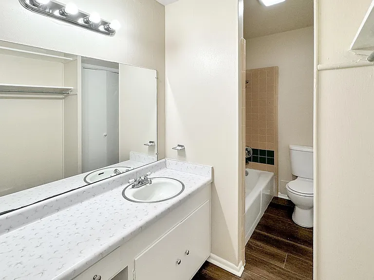 350 Storeywood Dr — Photo 13