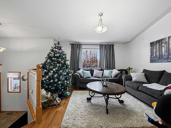 3rd image of 31 Lawford Ave