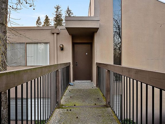 3rd image of 788 Woodside Ln E Unit 6