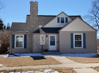 841 W Lincoln Ave, Port Washington, WI 53074