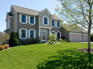 18386 Thury Hl N, Maple Grove, MN 55311