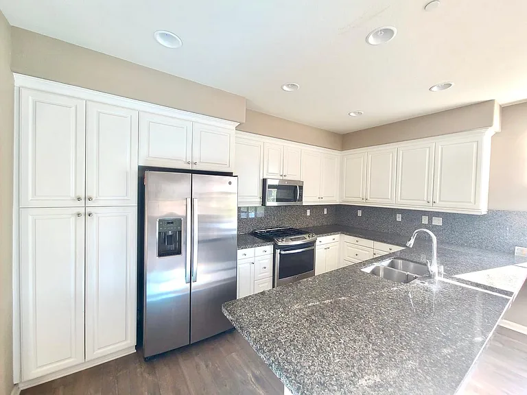 800 Citrus Ct — Photo 13