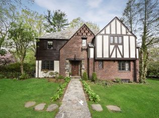 1 Linford Rd, Great Neck, NY 11021