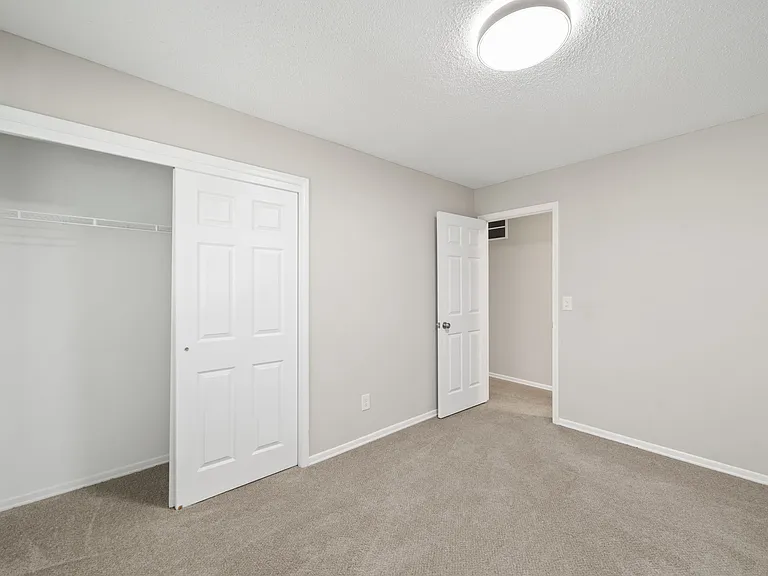 3227 Regents Park Ln #C — Photo 21