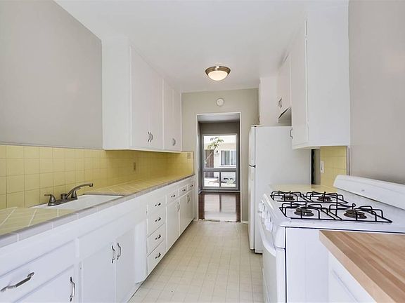 5th image of 4960 W Point Loma Blvd Floor 1