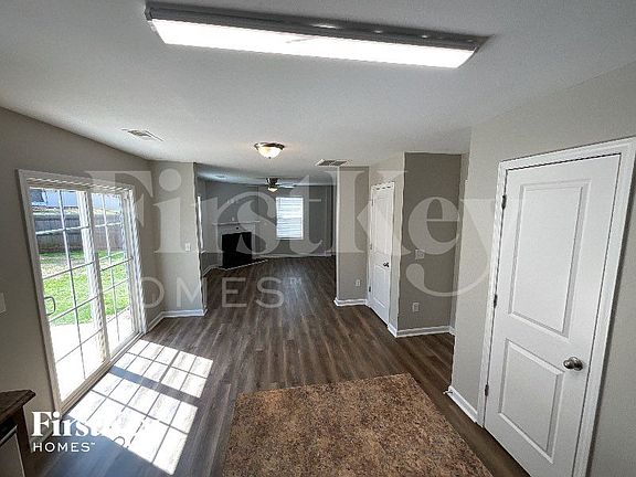 4th image of 1540 Weatherend Dr